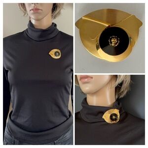 Vintage 80s Power Lion Head Medallion Brooch